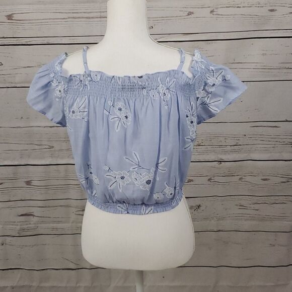 BE COOL, Light blue cold shoulder top, Med - Picture 6 of 6